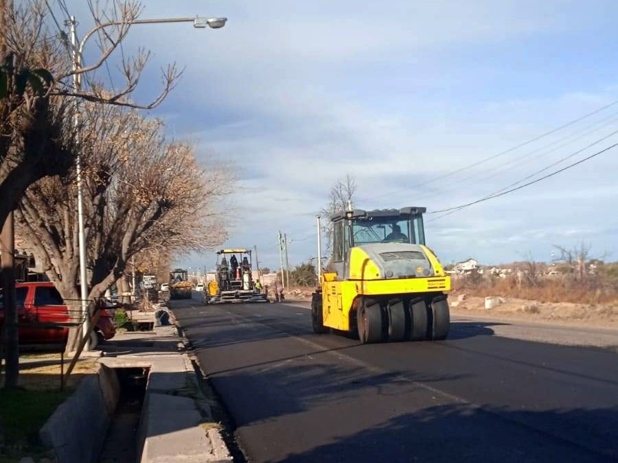 COMENZARON LAS TAREAS PARA RECUPERAR EL ASFALTO DE LA AVENIDA URQUIZA