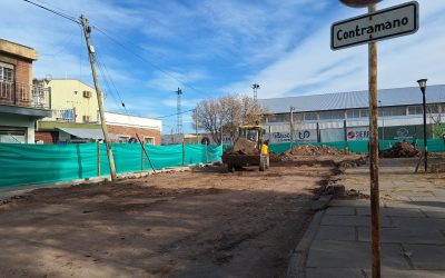 COMENZARON LAS TAREAS DE RECUPERACIÓN DE LA PLAZA KENNEDY Y SU ENTORNO