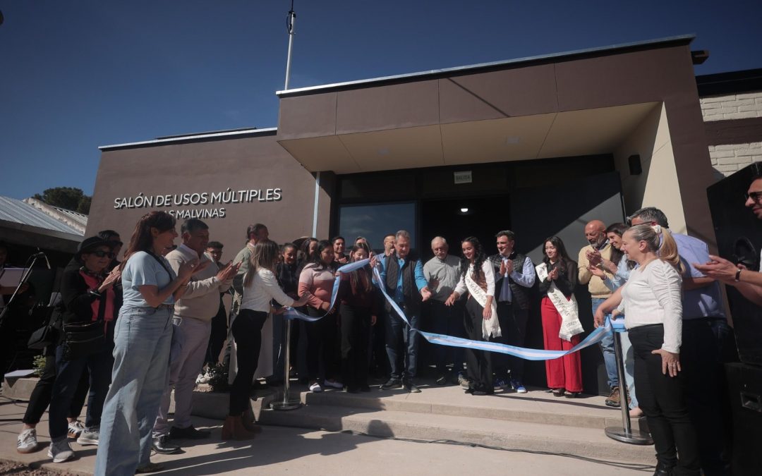 JUNTO A LOS VECINOS, OMAR FÉLIX INAUGURÓ EL NUEVO SALÓN DE USOS MÚLTIPLES DE LAS MALVINAS