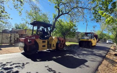 EL INTENDENTE OMAR FÉLIX SUPERVISÓ EL AVANCE DEL PLAN DE ASFALTO EN PUEBLO DIAMANTE