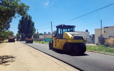 COMENZÓ LA COLOCACIÓN DE CARPETA ASFÁLTICA EN CALLE SUETA