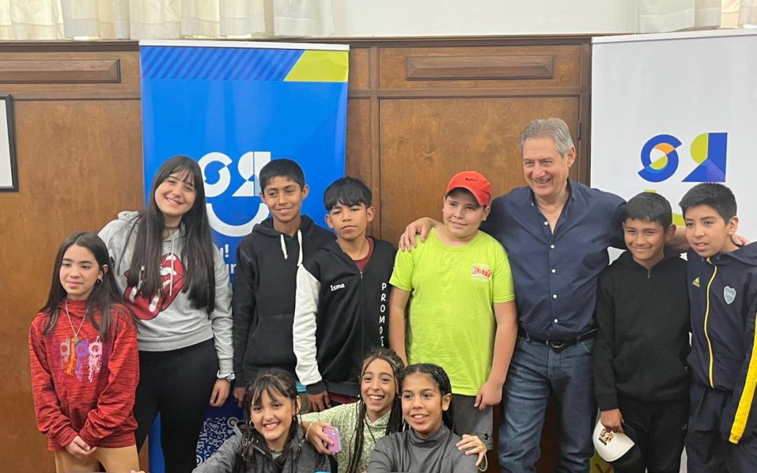 EL INTENDENTE OMAR FÉLIX RECIBIÓ A LOS CHICOS DE LA ESCUELA VICENTE LÓPEZ DE LAS AGUADITAS