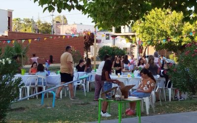 EN LAS PLAZAS DE BARRIOS Y DISTRITOS YA VIVIMOS LAS “TARDECITAS DE VERANO”