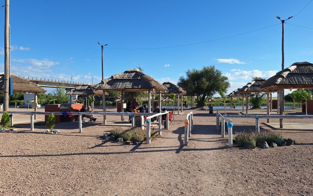 LA COSTANERA DE MONTE COMÁN SE VISTE DE GALA PARA CELEBRAR SU ANIVERSARIO CON UNA GRAN FIESTA DE CARNAVAL