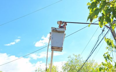 SE INSTALAN NUEVAS LUMINARIAS LED EN LA AVENIDA CARDONATO Y SE VIENE CALLE SUETA