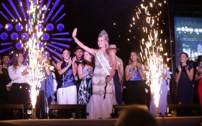 EN UNA MULTITUDINARIA CARAVANA, SAN RAFAEL RECIBIÓ A SU REINA AZUL ANTOLINEZ