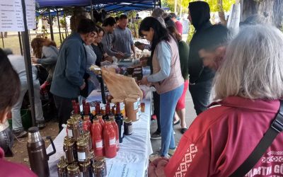 LA ESCUELA MARTÍN GÜEMES Y UNA EXITOSA VENTA DE SUS PRODUCTOS JUNTO A LA FERIA FRANCA