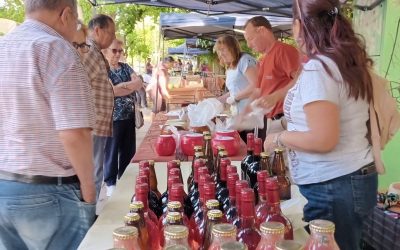 LA FERIA FRANCA RECIBE A LA ESCUELA MARTÍN GÜEMES DE LA LLAVE CON TODOS SUS PRODUCTOS
