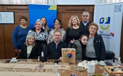 EL INTENDENTE OMAR FÉLIX RECIBIÓ A LAS ABUELAS EMPRENDEDORAS