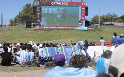 VUELVE LA CÁBALA… VUELVE LA PANTALLA GIGANTE PARA ALENTAR A LA SELECCIÓN EN EL PARQUE