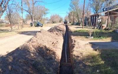 EL MUNICIPIO SIGUE AMPLIANDO REDES DE AGUA POTABLE Y AHORA AVANZA CON UNA NUEVA OBRA EN REAL DEL PADRE