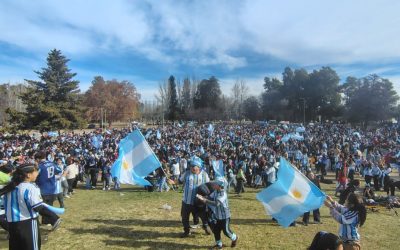 HOY: ARGENTINA VS INGLATERRA EN LA PANTALLA GIGANTE DEL PARQUE YRIGOYEN