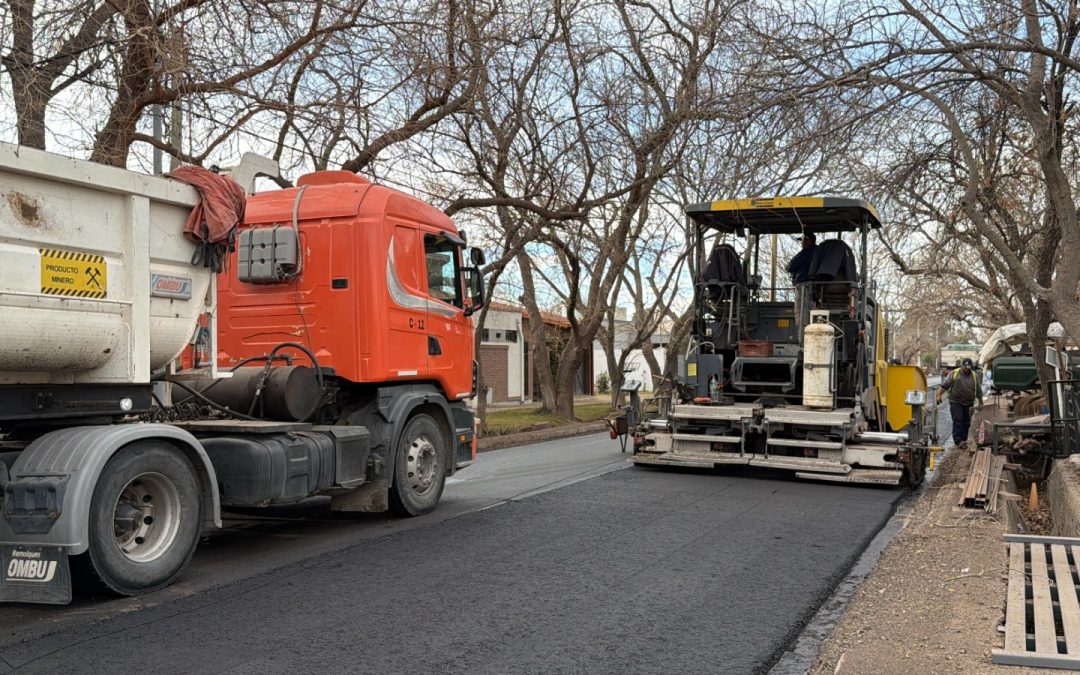 EL MUNICIPIO TRABAJÓ EN EL ASFALTADO DE LAS CALLES DEL BARRIO TAC