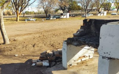 INDIGNANTE: VÁNDALOS PROVOCARON DESTROZOS EN LA ROTONDA DEL CRISTO Y ROMPIERON LUMINARIAS LED EN JAIME PRATS