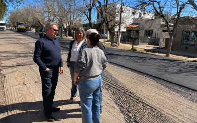 EL INTENDENTE OMAR FÉLIX SUPERVISÓ EL AVANCE DEL PLAN DE ASFALTO EN SALTO DE LAS ROSAS