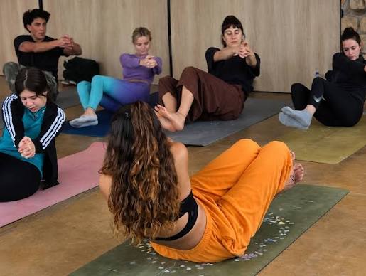 LOS SÁBADOS DEL POLI 1 AHORA SUMAN CLASES ABIERTAS DE YOGA